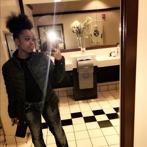 Meet your Posher, Michaela